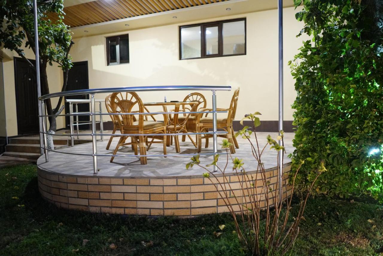 Elko Hotel Jerevan Exteriör bild