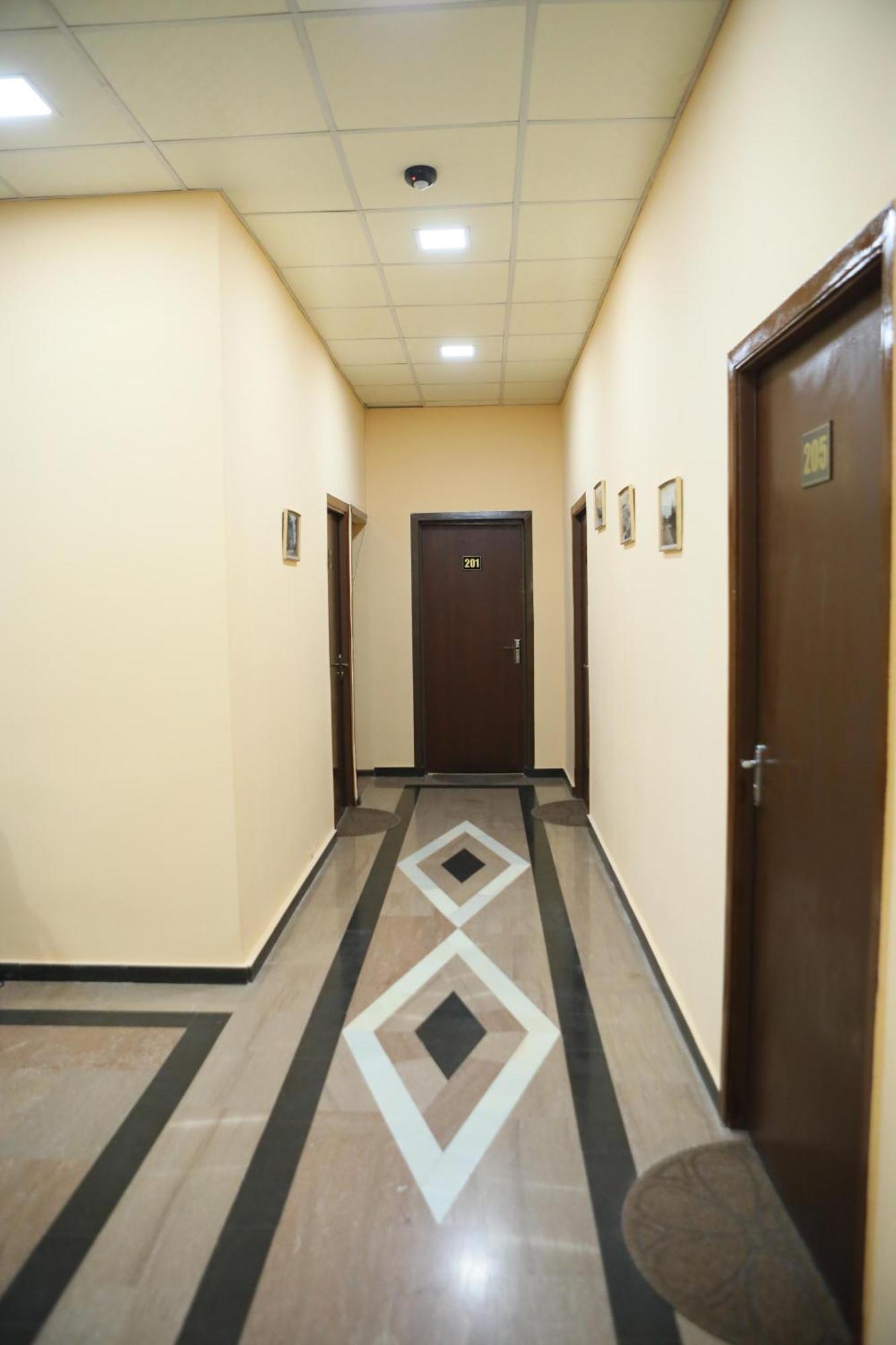 Elko Hotel Jerevan Exteriör bild